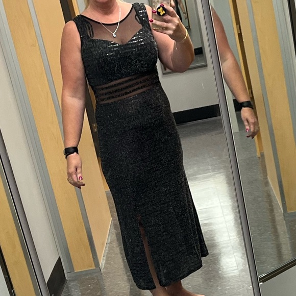 Formal Gown - Picture 1 of 4